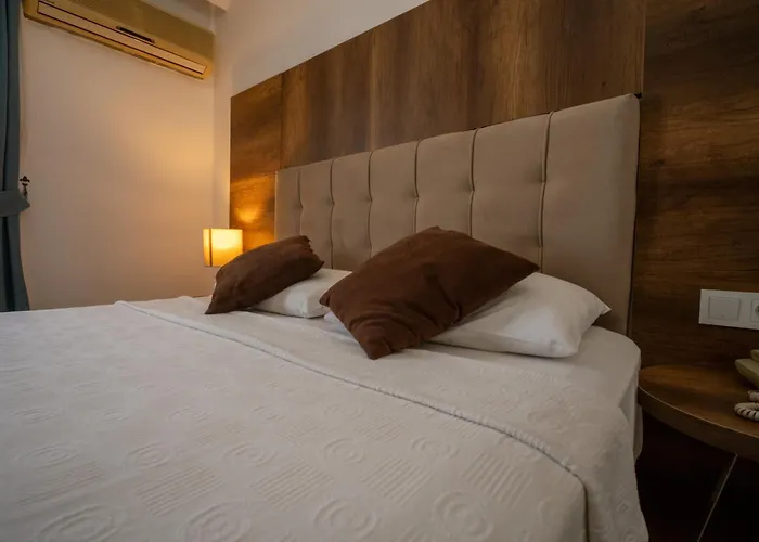 Dinc Bed and Breakfast 4*
