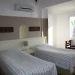 Dinc Oda ve Kahvaltı 4*